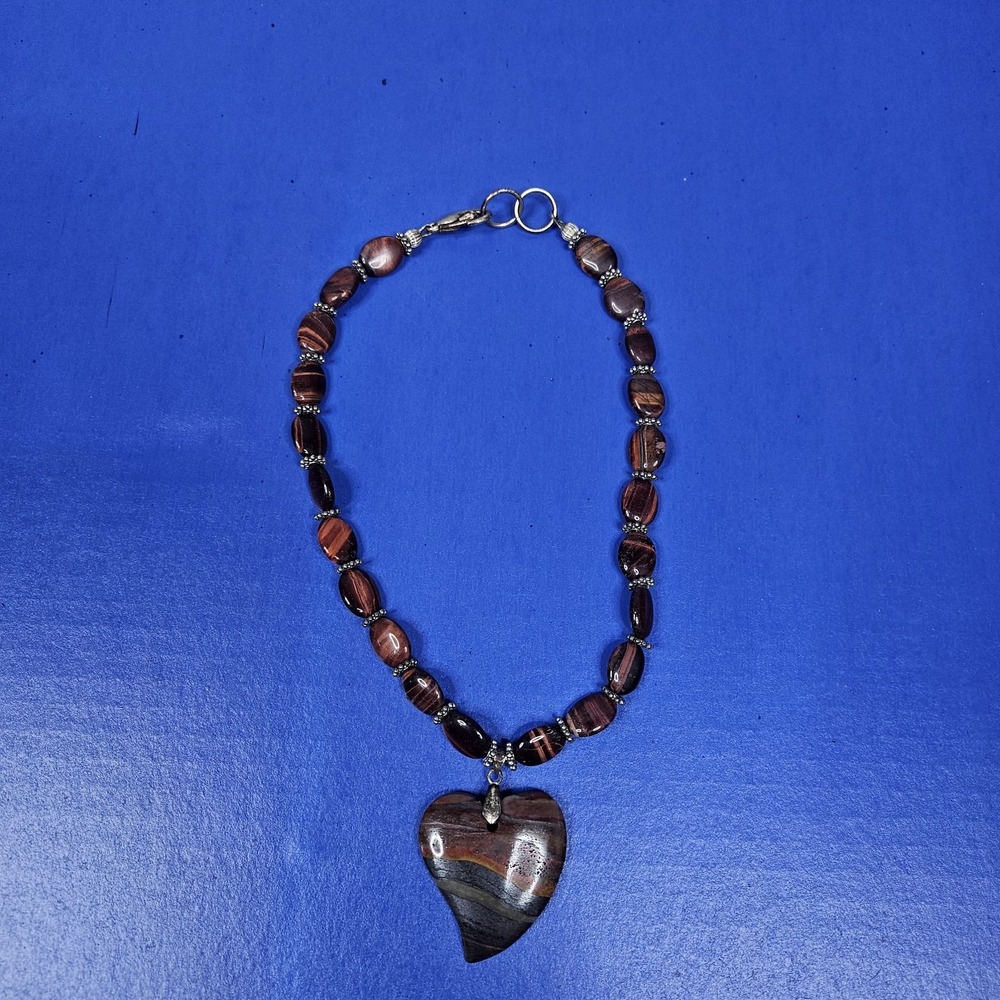 Red Tiger Eye Style Bead Necklace Banded Stone Heart Pendant Silver Tone Boho - Picture 1 of 7